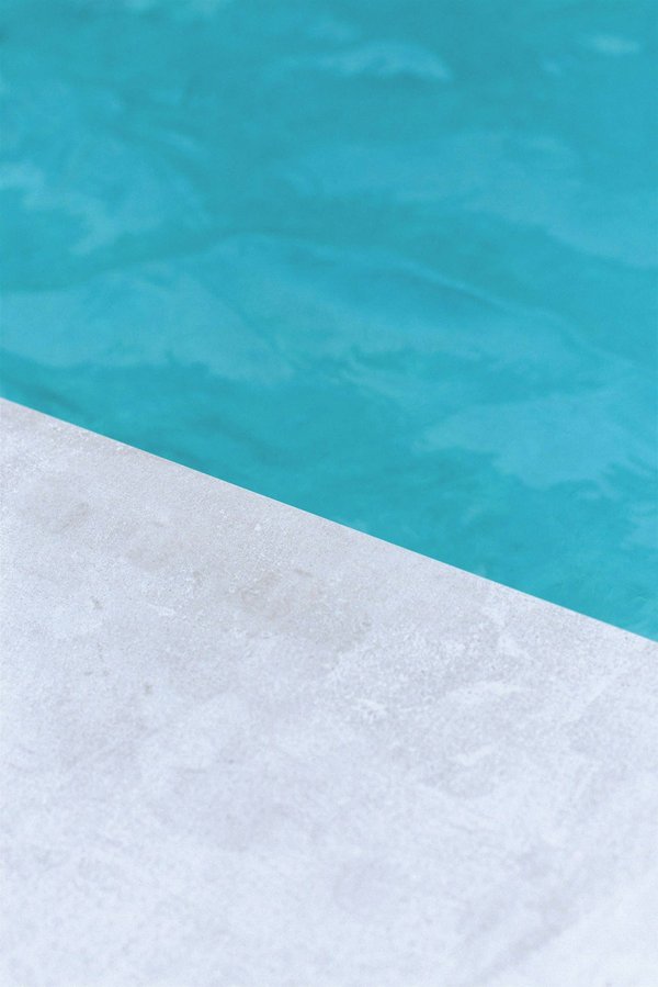 Quels sont les avantages de l'utilisation d'une couverture de piscine thermique en hiver?